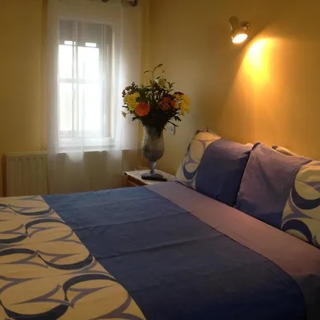 The White House 3* Ward